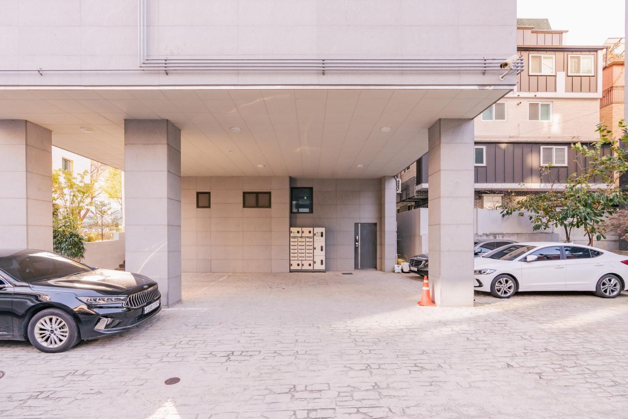 Staylim - Botanic Park, Airport Apartment